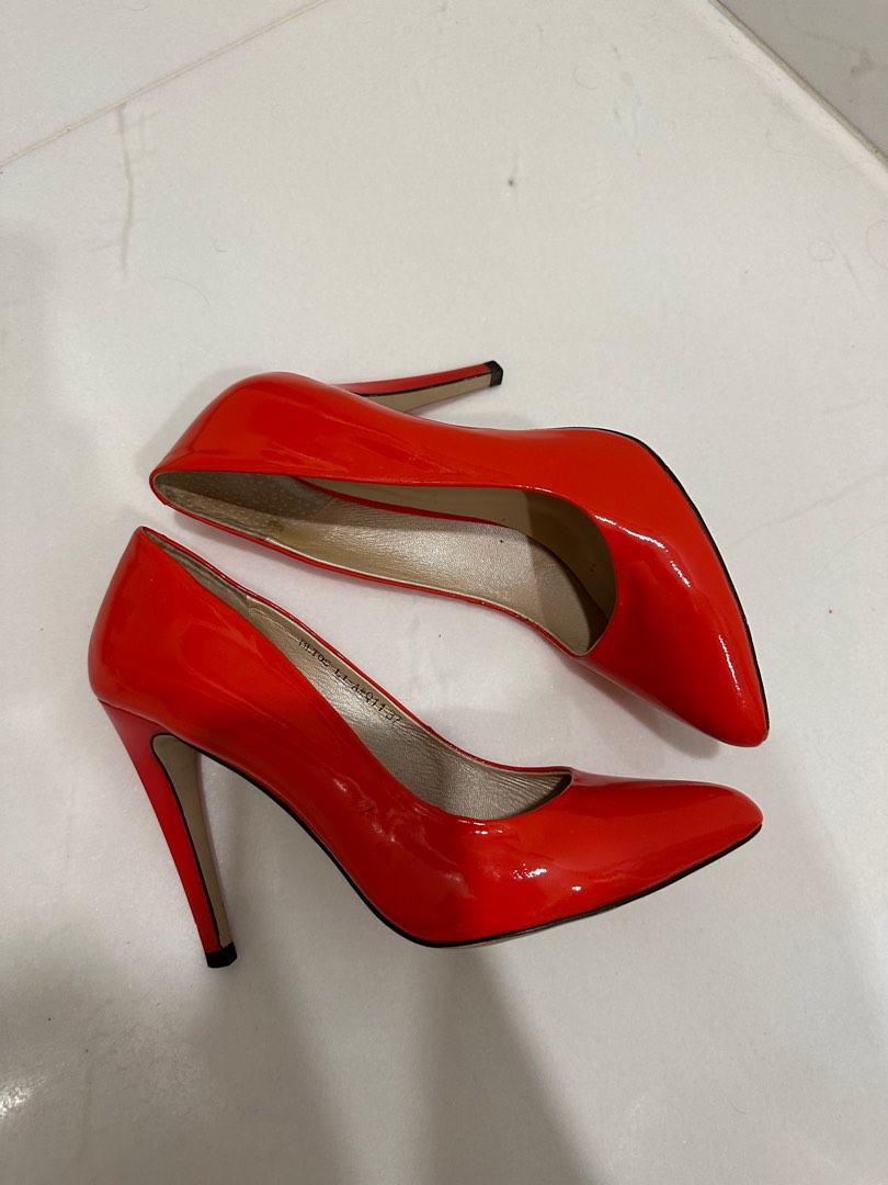 Bright discount red heels