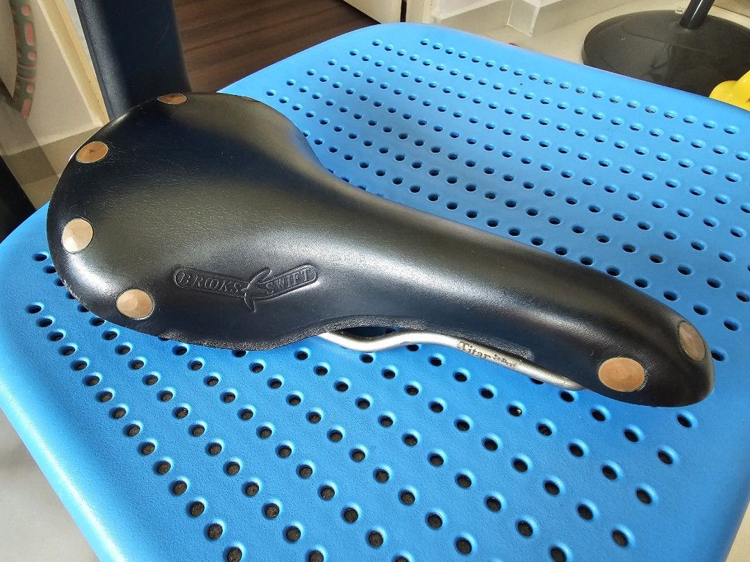 Brooks titanium top