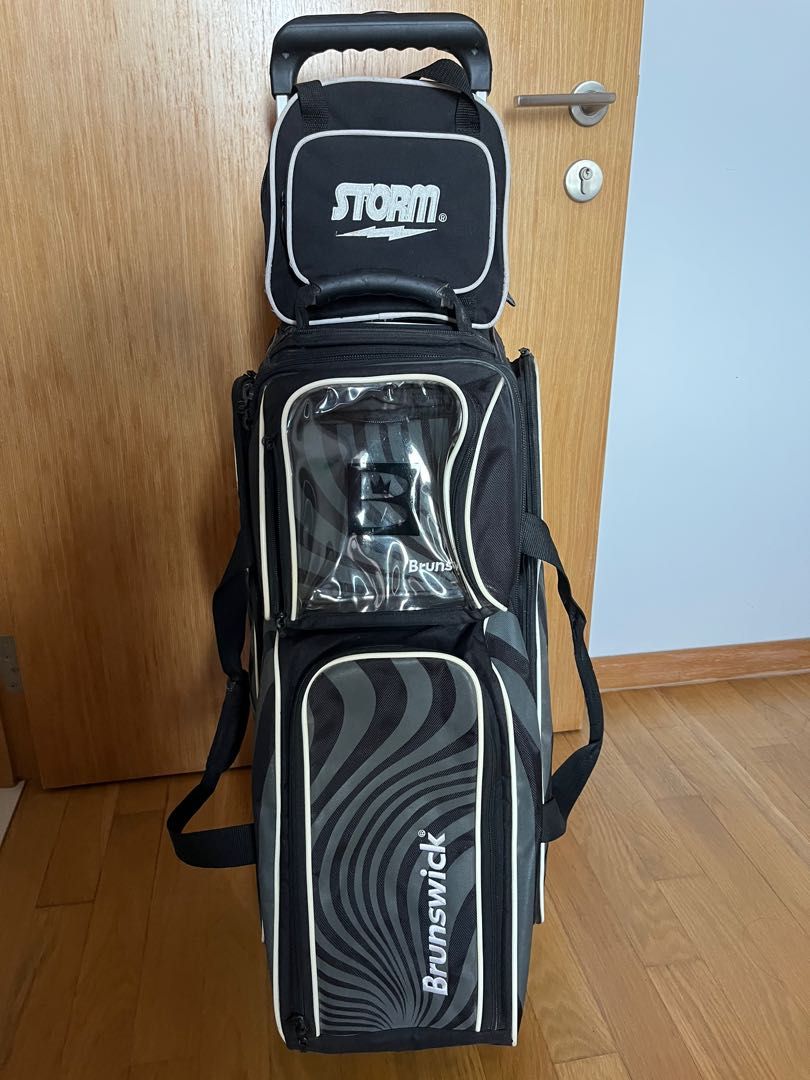 Brunswick 3 ball bowling roller bag, Sports Equipment, Sports & Games