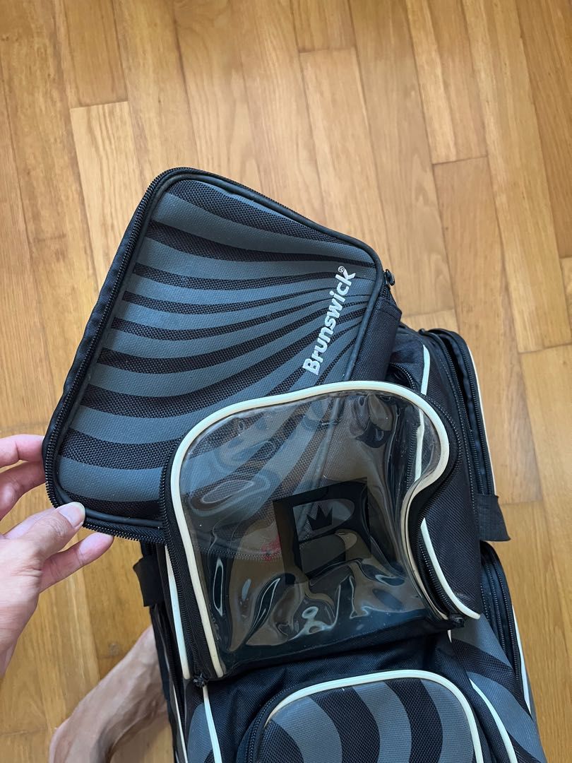 Brunswick 3 ball bowling roller bag, Sports Equipment, Sports & Games