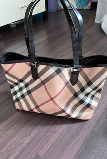 Burberry Nova Check Pochette Baguette Authentic 💯, Luxury, Bags & Wallets  on Carousell