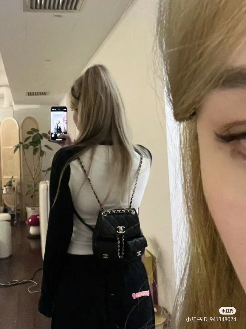 Vintage chanel backpack 2025 jennie