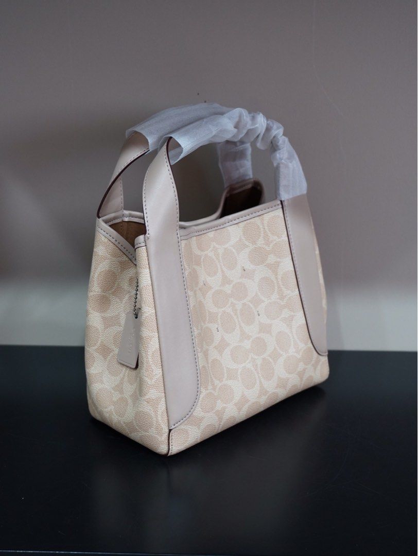 Coach Hadley Hobo 21 Signature In Taupe