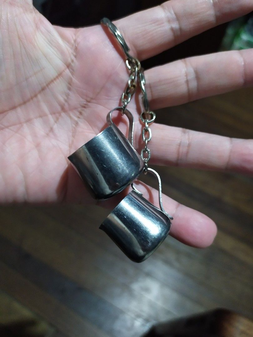 coffee milk frothing pitcher keychain (Category: Coffee Machines & Makers) located in Quezon City. Submitted by toys_r_here (Listing ID 1236263172, Image 3). Description: 170 each As is po Pa check nlng ng condition sa pics What you see is what you get haggle pwede PM ME FOR MORE QUESTIONS First to pay gets the item ship pwed din Qc area near quezon ave. Payment pwede bdo bpi.