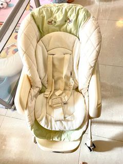 Combi High Chair Dreamy 嬰兒安撫餐搖椅