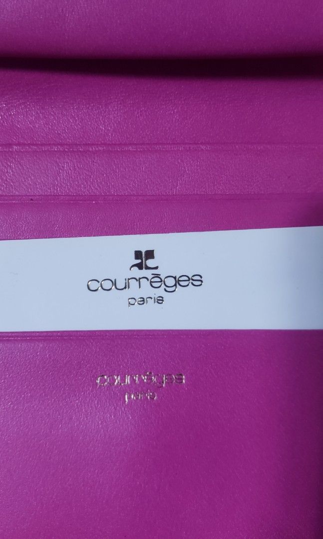 Courreges paris (Category: Luxury Bags & Wallets) located in Manila. Submitted by mistej (Listing ID 1236411877, Image 2). Description: courreges paris bipold walet authentic liZard skin.