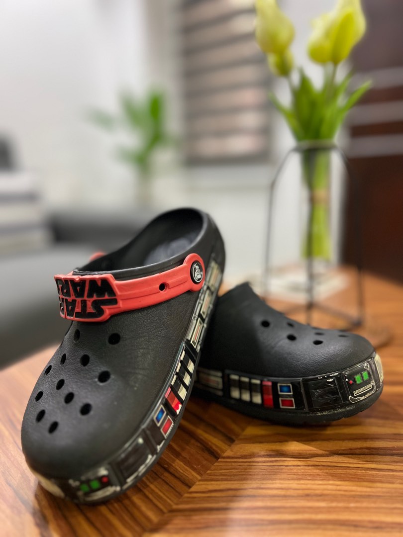 Mens star sale wars crocs