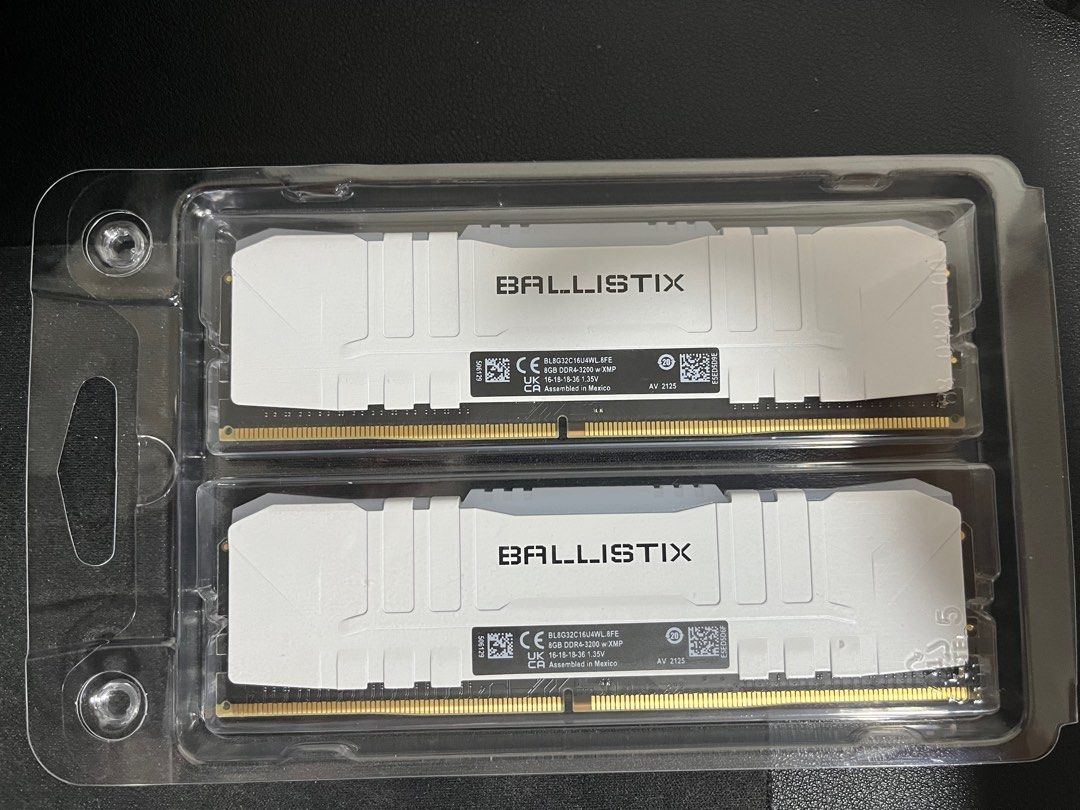 Crucial Ballistix RGB RAM gaming memory 16gb 3200mhz kit white
