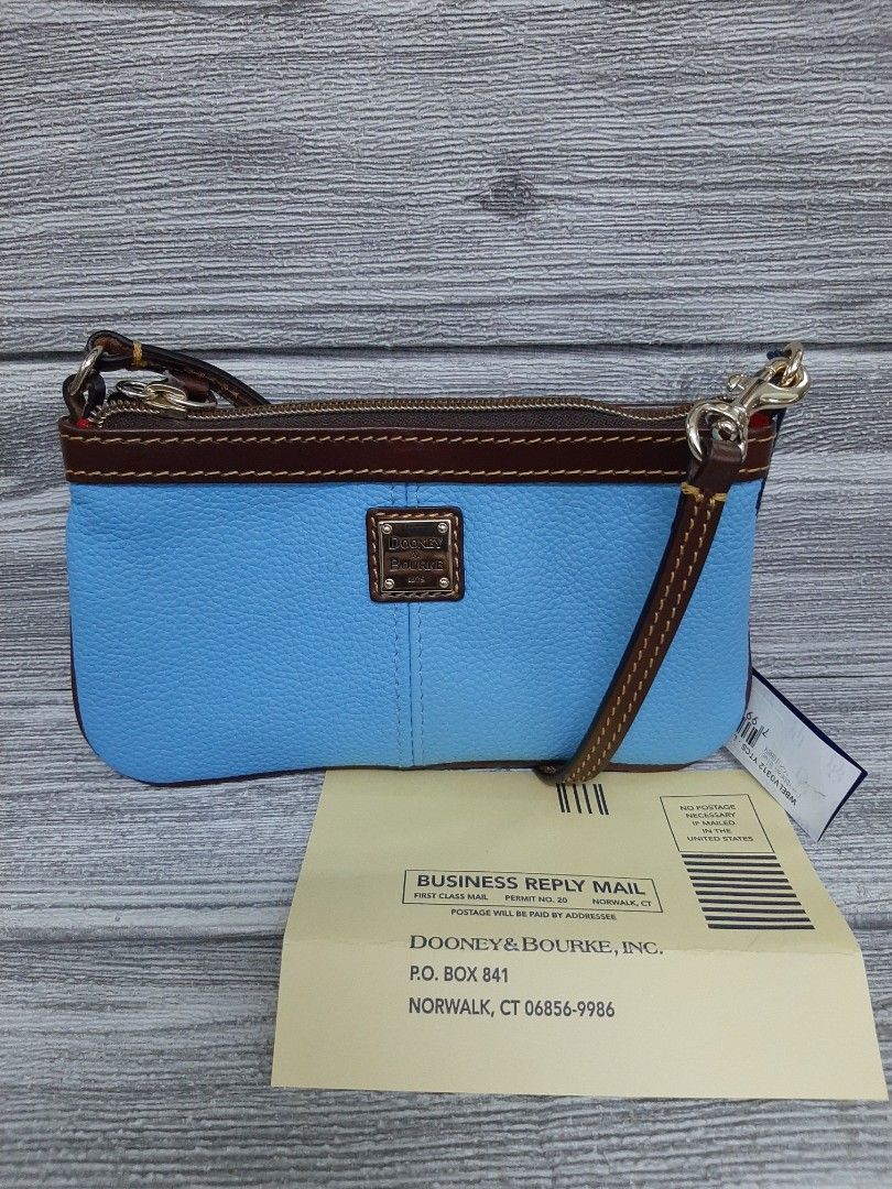 Dooney and bourke hotsell pebble grain wristlet