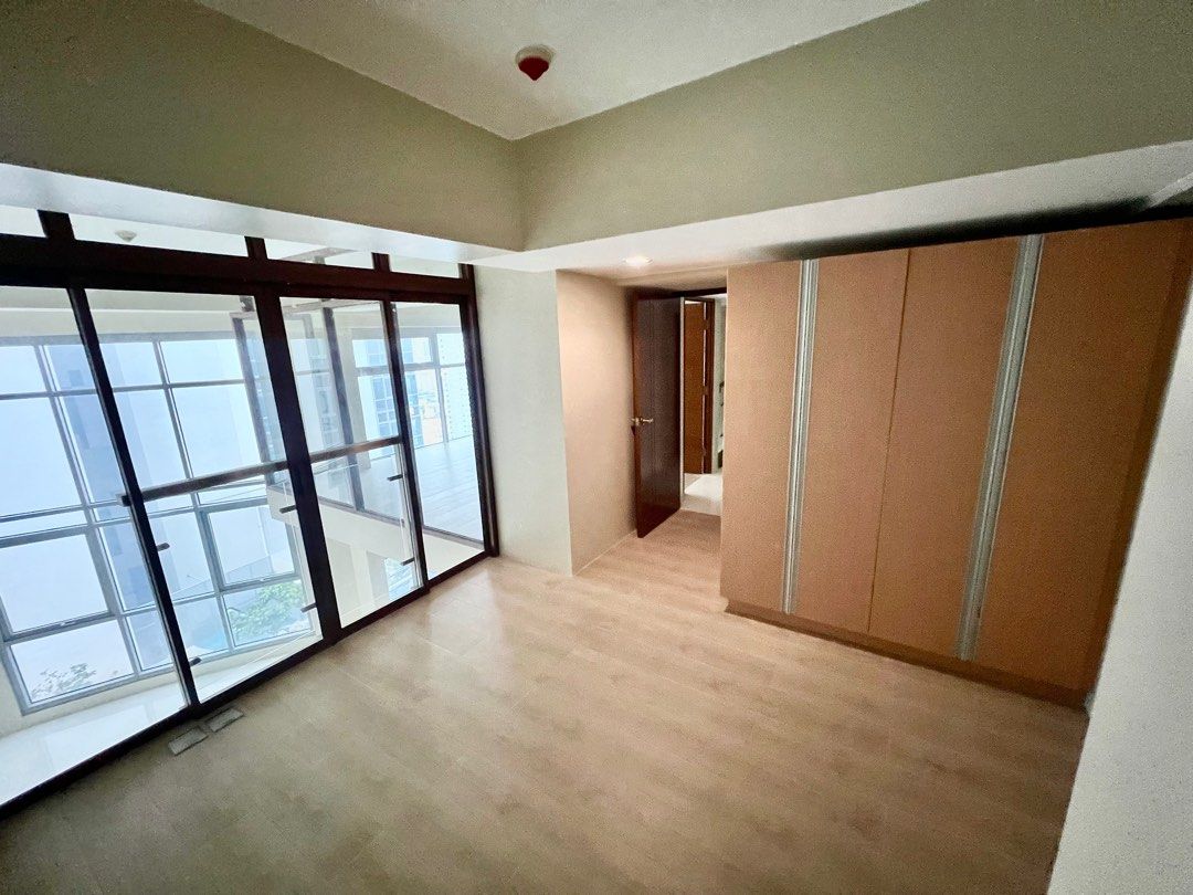 EASTWOOD LEGRAND TOWER 3 99SQM 2 BEDROOM LOFT RENT TO OWN on Carousell