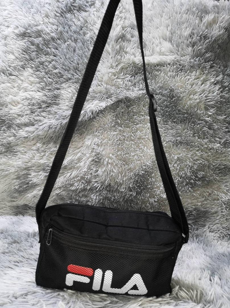Fila sling bag hotsell black