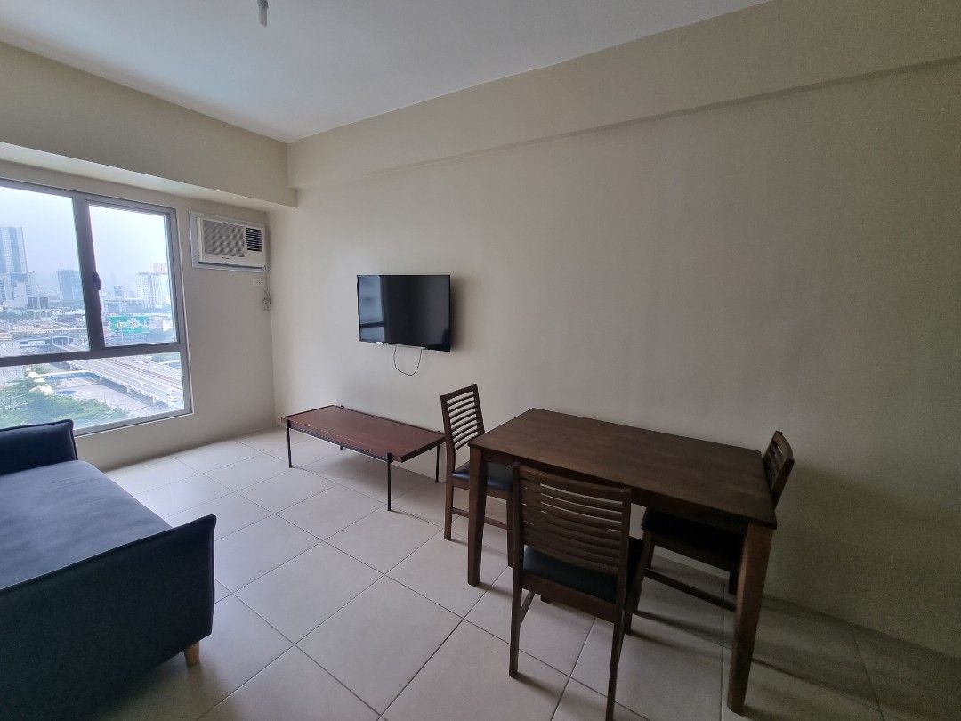1 Bedroom and Studio Units with Parking For Rent at VERTIS NORTH at