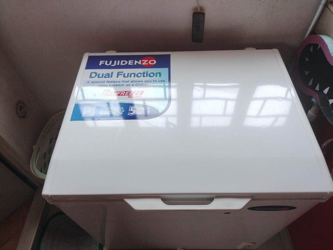 FUJIDENZO CHEST FREEZER 6 CU. FT, TV & Home Appliances, Kitchen