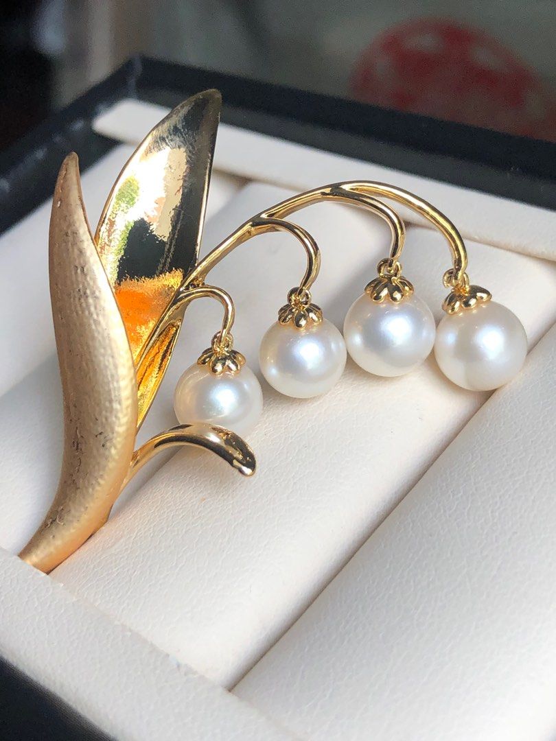 Genuine discount pearl brooch