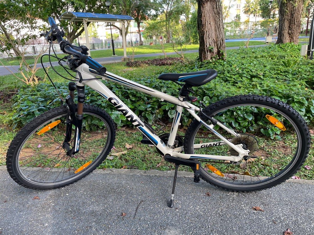Giant mountain bike, Sports Equipment, Bicycles & Parts, Bicycles on