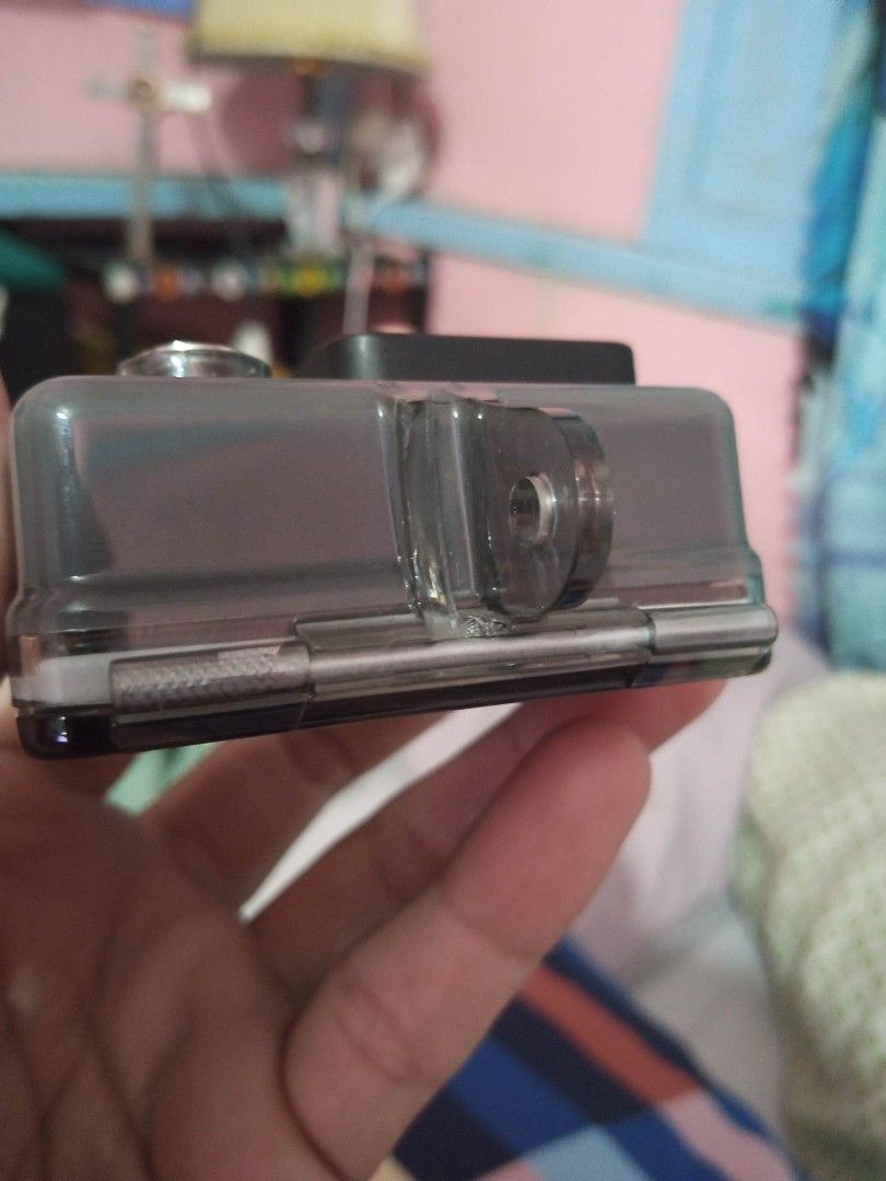 go pro hero (Category: Video Cameras) located in Quezon City. Submitted by nicoleshop96984 (Listing ID 1236370233, Image 3). Description: in good condition like new inclusion : usb charger, bag case for safety. issue : putol lang yung sa connection sa ilalim ng case yun lang issue nasa 3rd picture makikita yung issue. sa greenhills or shoppe nakakabili ng case. sa mismong go pro no issue 😊 malinaw ang video recordings provide your own sD card..