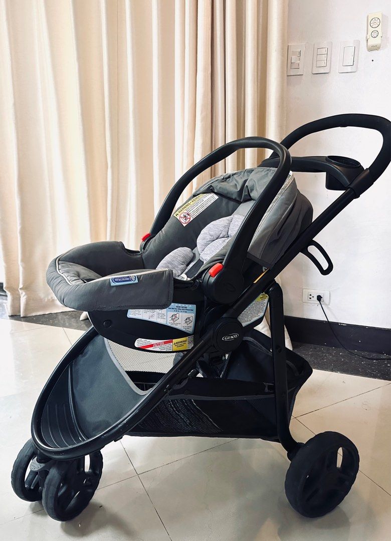 Graco Modes 3 Lite DLX Travel System 3wheel with infant carrier on