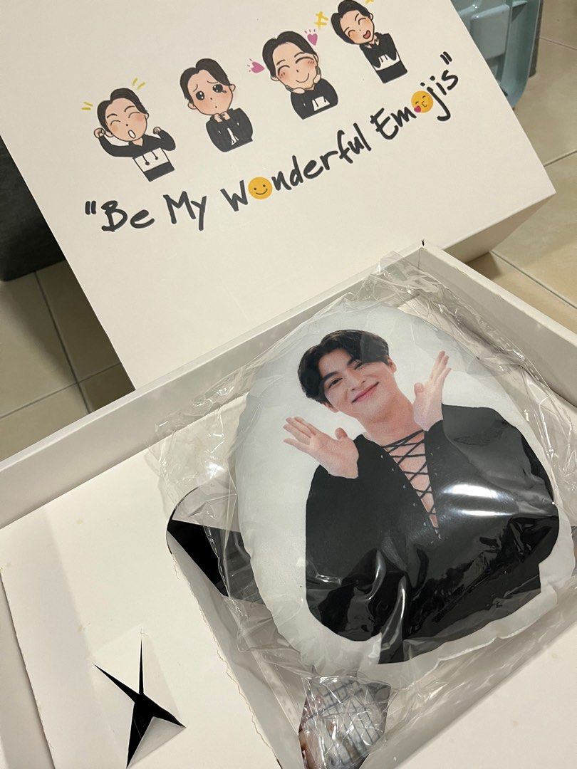 gulf kanawut Be My Wonderful Emojis ガルフ YESASIA: Gulf Kanawut - Be My Wonderful Emojis Boxset PHOTO