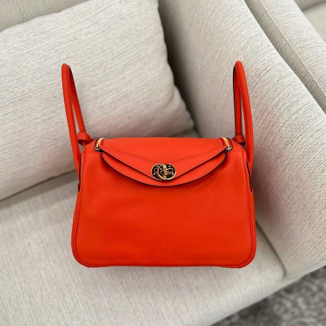 Bag of the day! ❤️‍🔥 This hot like fire Lindy 26 in Capucine