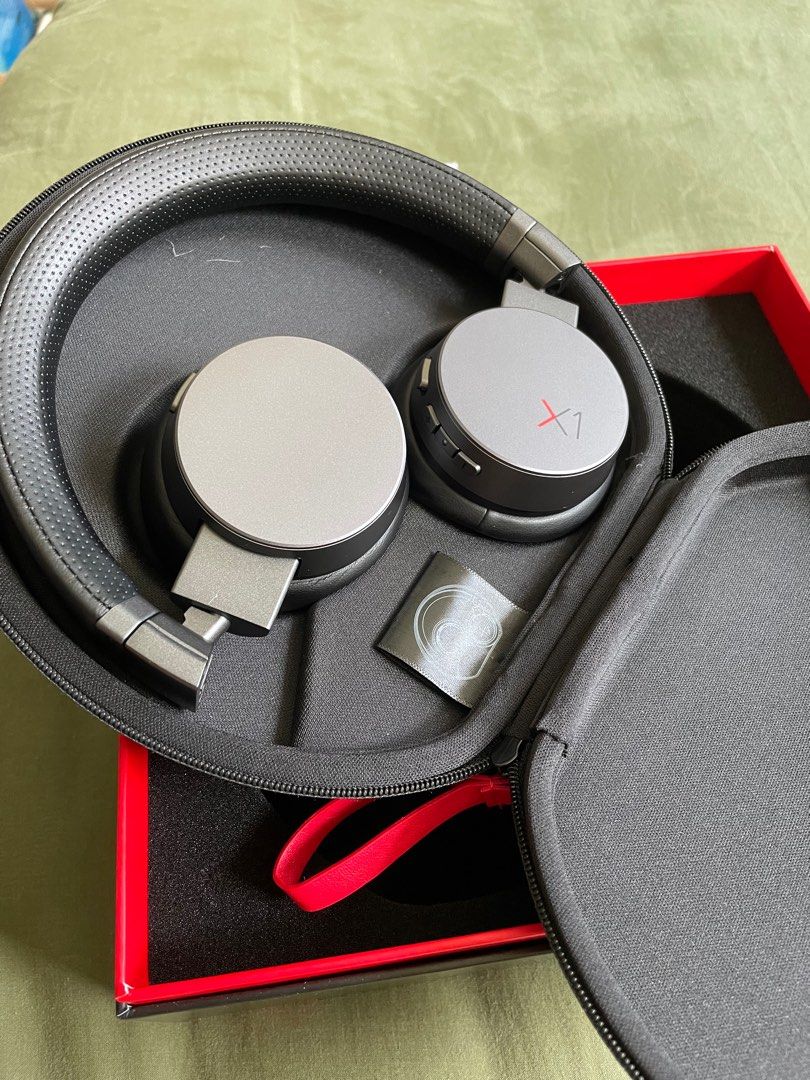 Audio_bo thinkpad x1 anc headphones top
