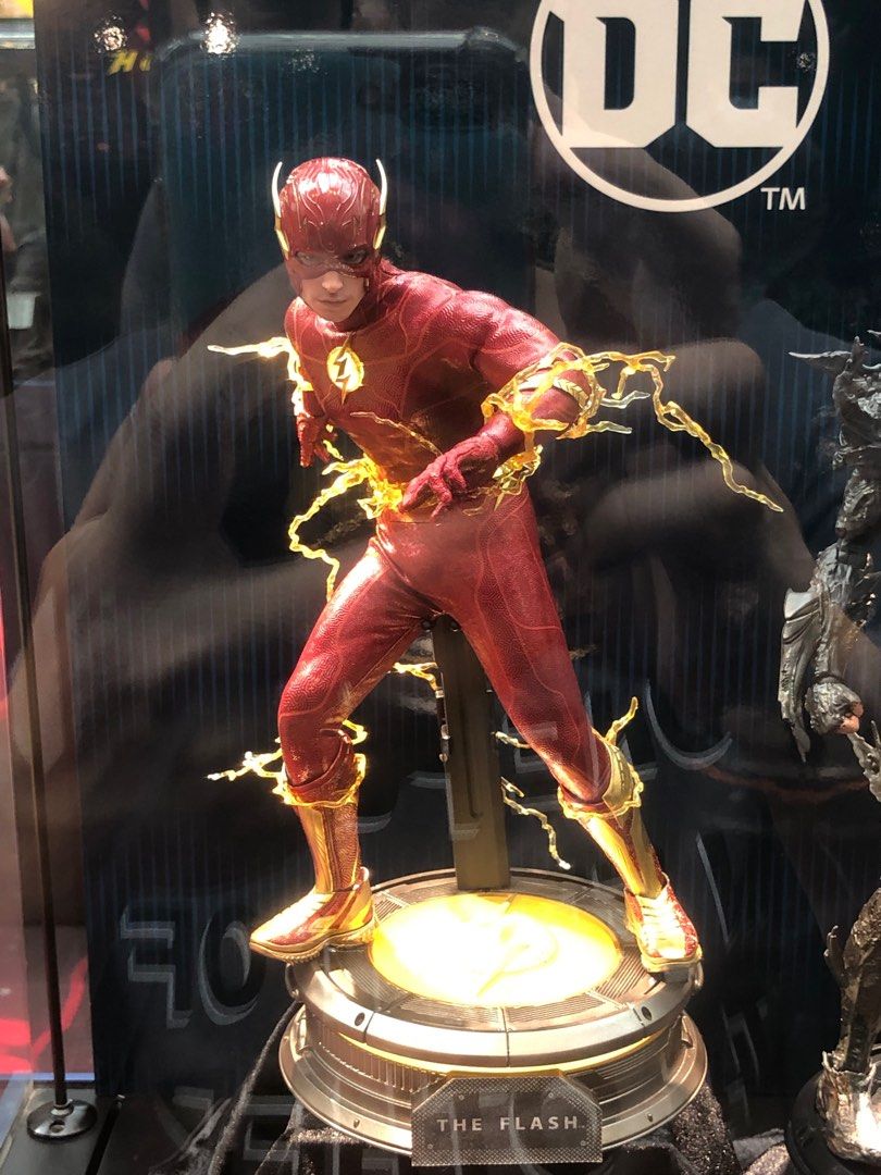 Hottoys MMS713B 首日會場特別版訂單Hot Toys Flash 閃電俠1:6 1 Hottoys MMS713B 首日會場特別版訂單Hot Toys Flash 閃電俠1:6 1