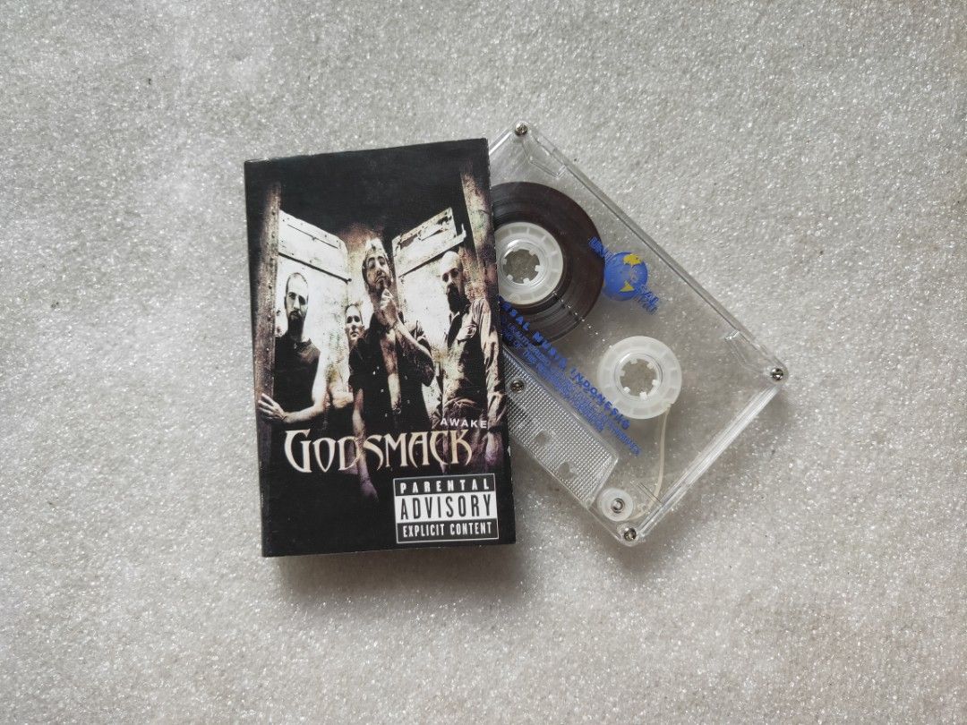 Kaset pita heavy metal post grunge GODSMACK awake not Metallica on