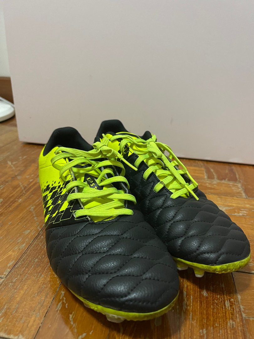 Kipsta Football Shoes US 8, Sports Equipment, Other Sports Equipment