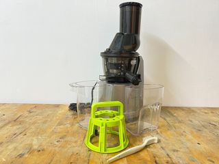 Kuvings "Reliable Ryan" B1700 Whole Slow Juicer