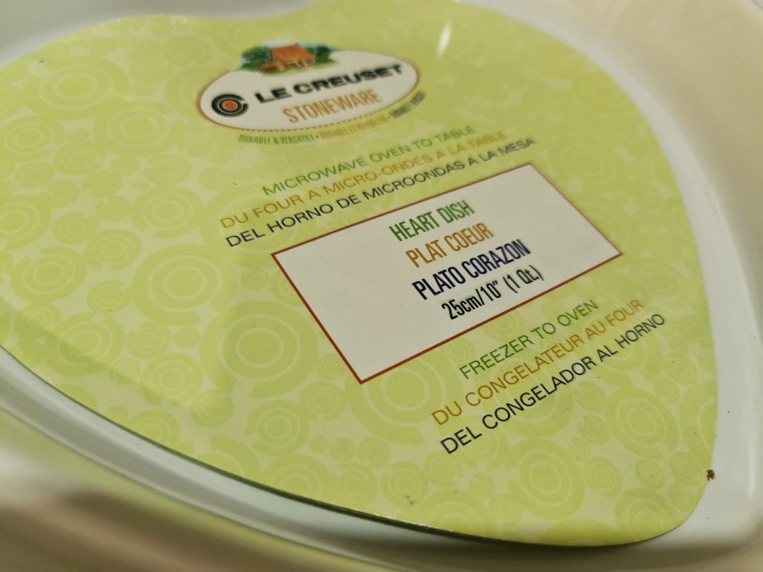 LE CREUSET HEART DISH 25cm (Category: Bakeware) located in Rizal. Submitted by missytin (Listing ID 1236286073, Image 3). Description: brand new with box (dented box) LAST PRICE POSTED ORIGINAL LE CREUSET 25cm.