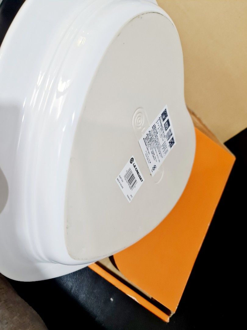 LE CREUSET HEART DISH 25cm (Category: Bakeware) located in Rizal. Submitted by missytin (Listing ID 1236286073, Image 2). Description: brand new with box (dented box) LAST PRICE POSTED ORIGINAL LE CREUSET 25cm.