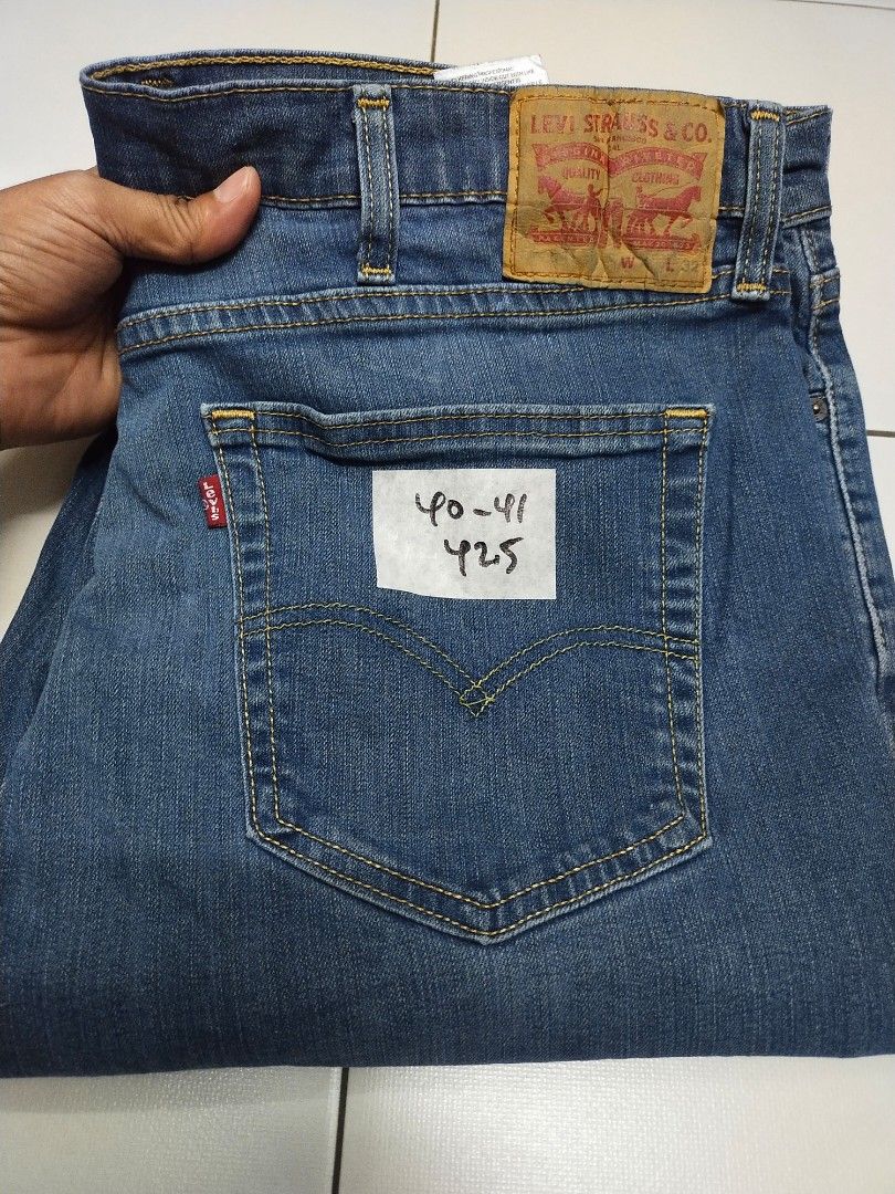 Levis on sale w40 l32