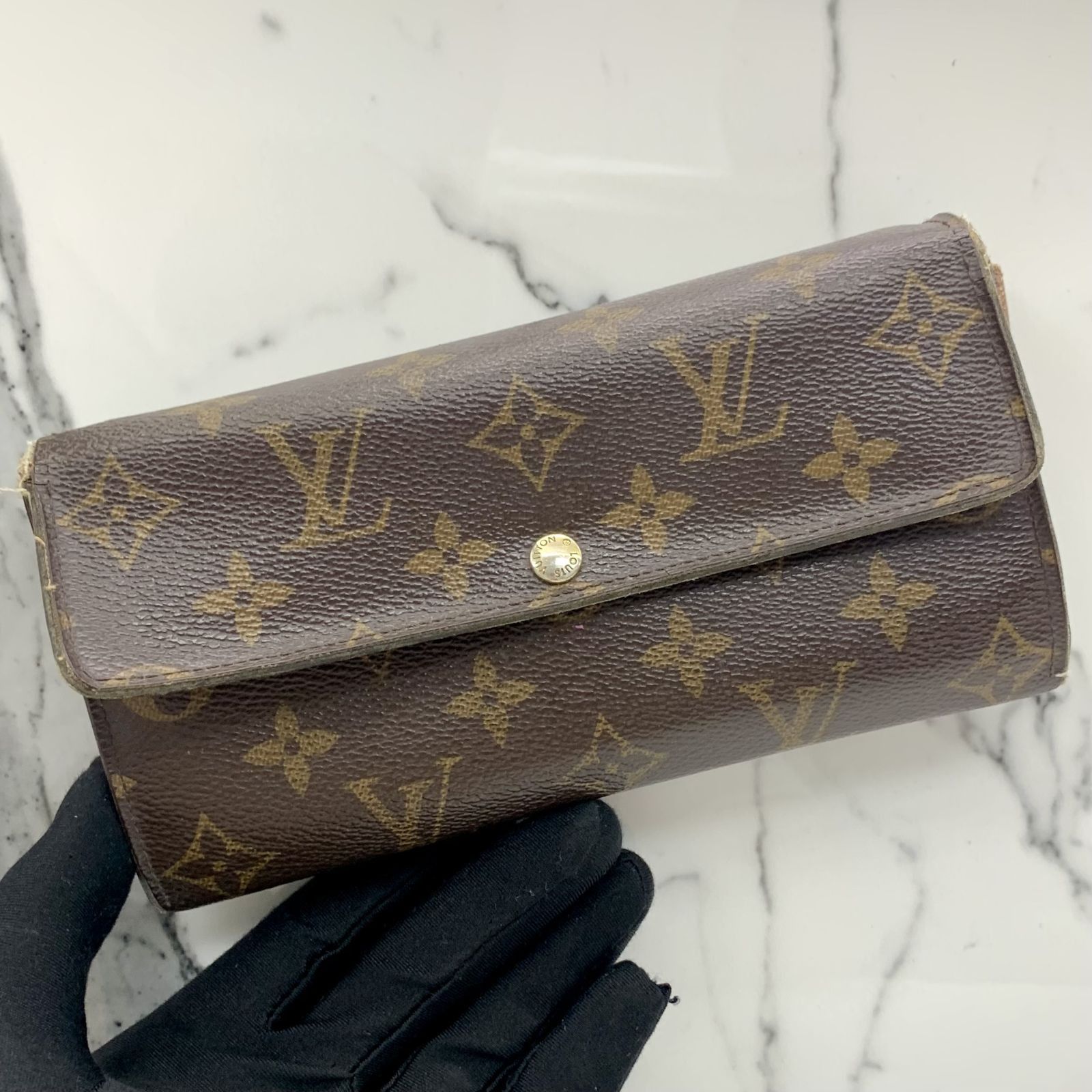 Preloved LV Sarah wallet, Luxury, Bags & Wallets on Carousell