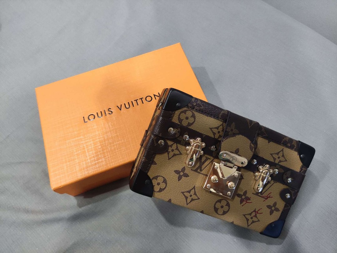 WOW Pokhara - Louis Vuitton petite mella clutch box bag❤️