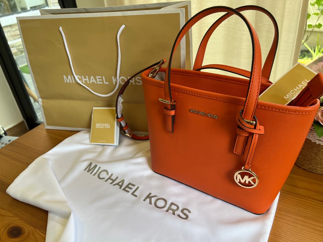 Michael Kors Mel Tote, Luxury, Bags & Wallets on Carousell