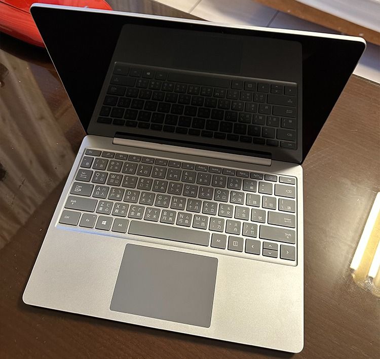 Microsoft Surface Laptop Go ：輕量的觸控螢幕筆記型電腦 二手9.5成新 使用次數不超過5次