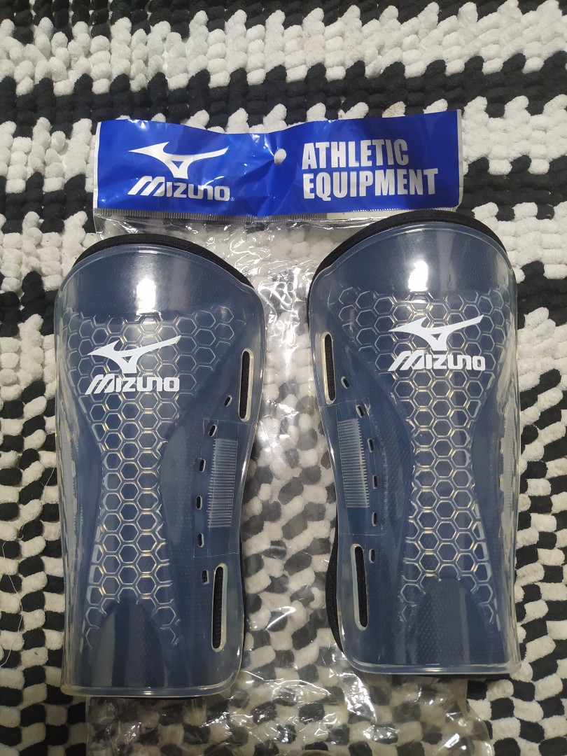 Mizuno shin pad, Sports Equipment, Other Sports Equipment and Supplies