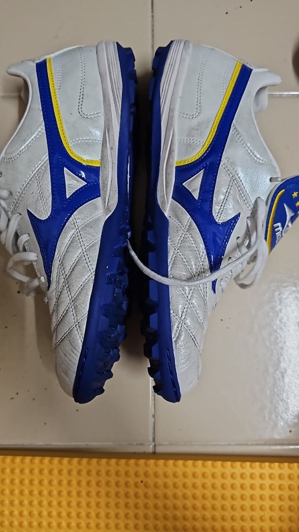 Mizuno Wave Cup Legend TF US 7.5 UK6.5