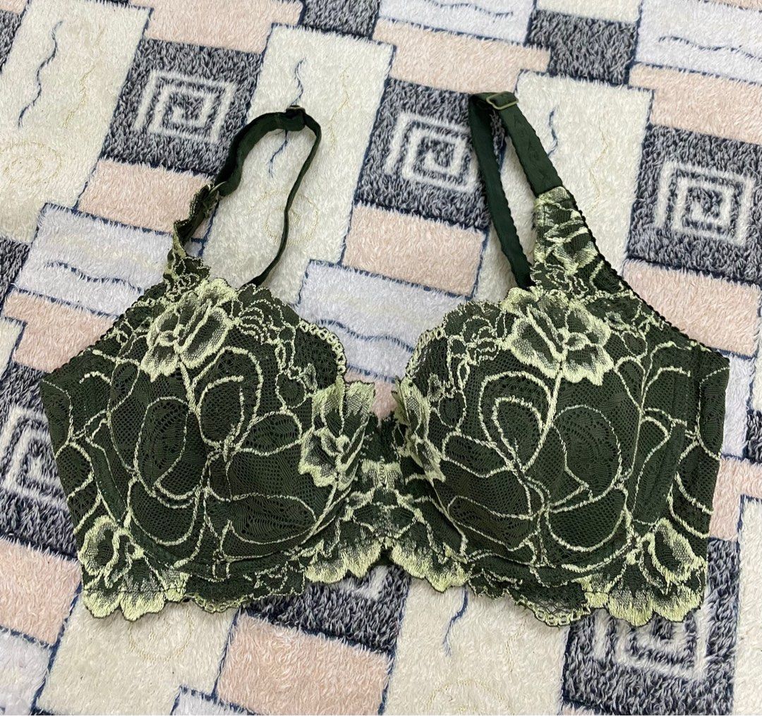 lace underwire bra set, Women's Fashion, New Undergarments & Loungewear on  Carousell