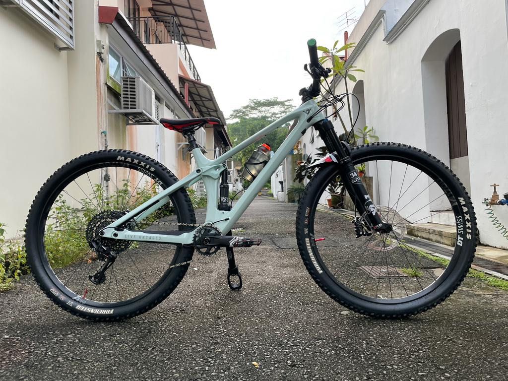MTB YT Izzo Pro Ghostship Green
