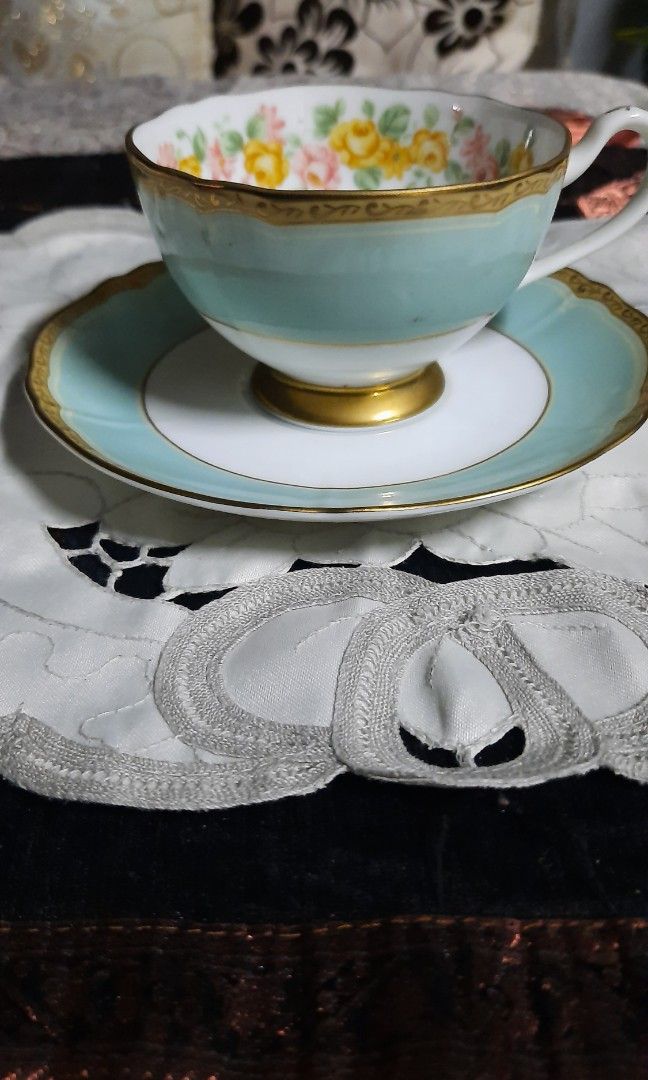 Narumi cup and saucer with floral pattern (Category: Other Kitchenware & Tableware) located in Manila. Submitted by luckycharm_215 (Listing ID 1236270741, Image 1). Description: VGC.