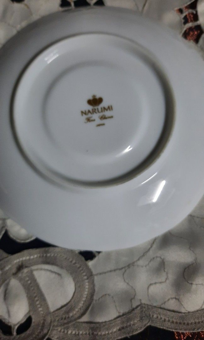 Narumi cup and saucer with floral pattern (Category: Other Kitchenware & Tableware) located in Manila. Submitted by luckycharm_215 (Listing ID 1236270741, Image 3). Description: VGC.