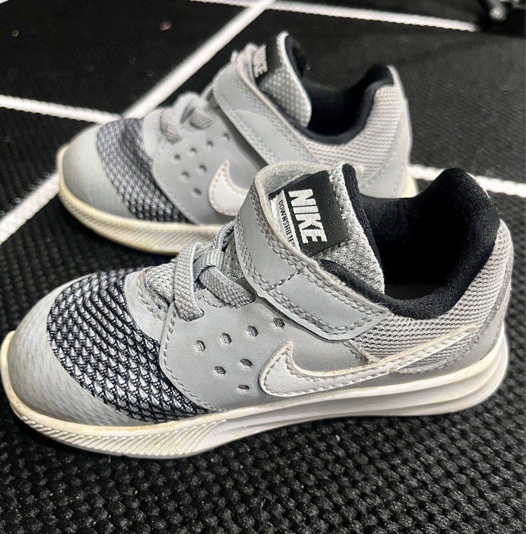 toddler boy black nike shoes