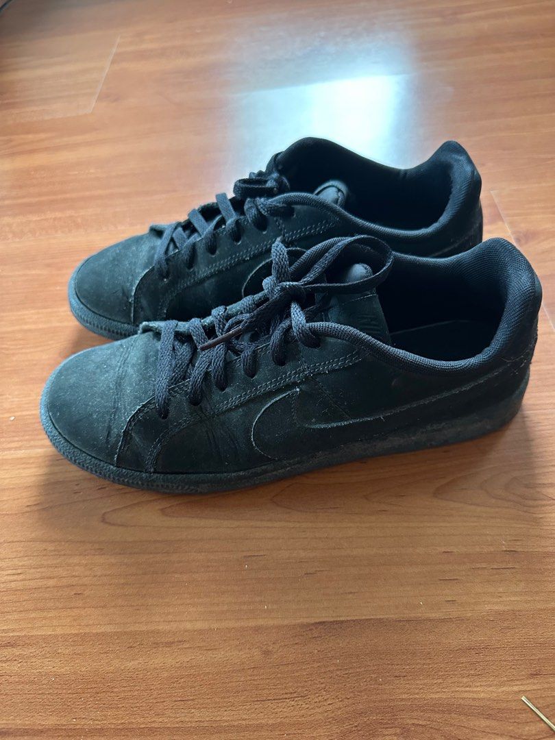triple black nike boots