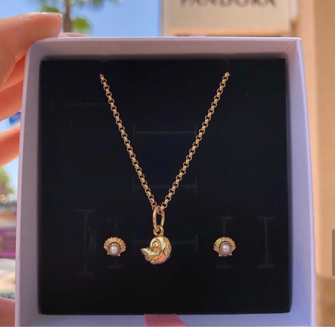 PANDORA AUTH THE LITTLE MERMAID ENCHANTED SHELL NECKLACE AND PENDANT CHARM SET 1900 EASRRINGS SOLD OUT Women s Fashion Jewelry Organizers Necklaces on Carousell
