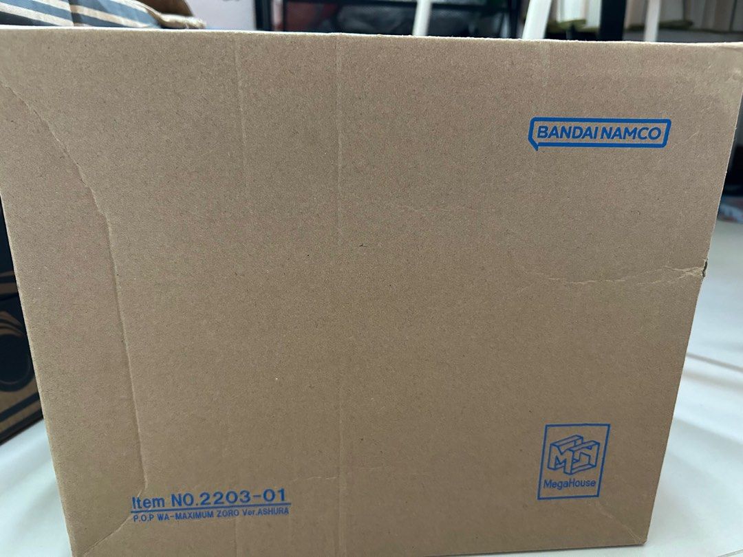 【Ready-stock]POP ZORO megahouse pop one piece-zoro 海贼王 索隆 #海贼王 #模型 #手办 #figures (Category: Toy Figures) located in Singapore. Submitted by jmfplaystore (Listing ID 1230974479, Image 2). Description: 26cm height ZORO megahouse POP Box condition 8/10 (if you are perfect box maker please skip this post) Self collect at Hougang 1 with 5 dollars discount .