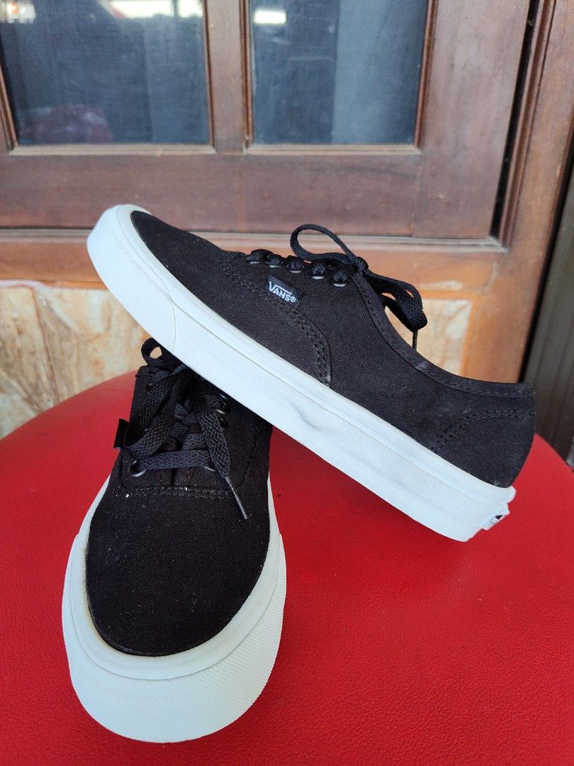 Sepatu vans original zalora hotsell