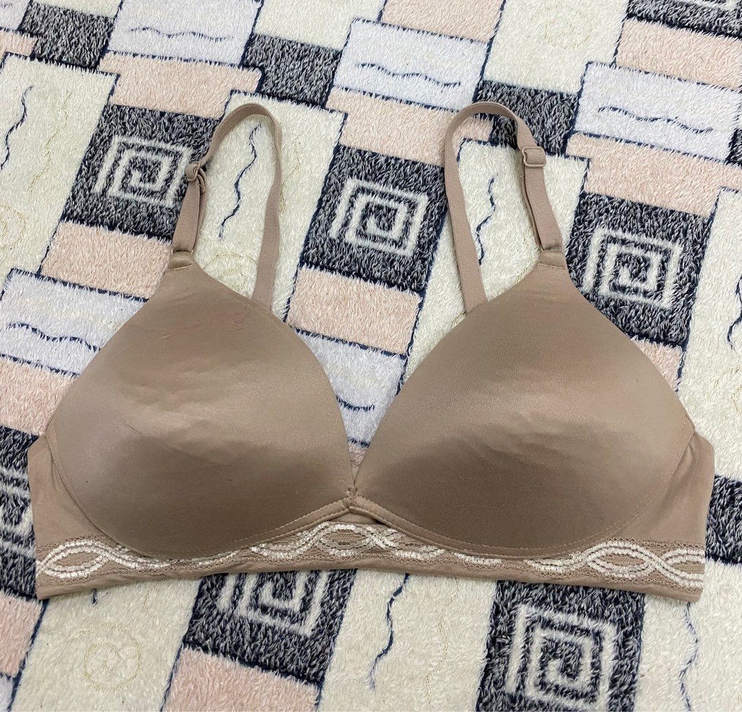 Victoria's Secret 32d/34c/36b, Women's Fashion, Undergarments & Loungewear  on Carousell