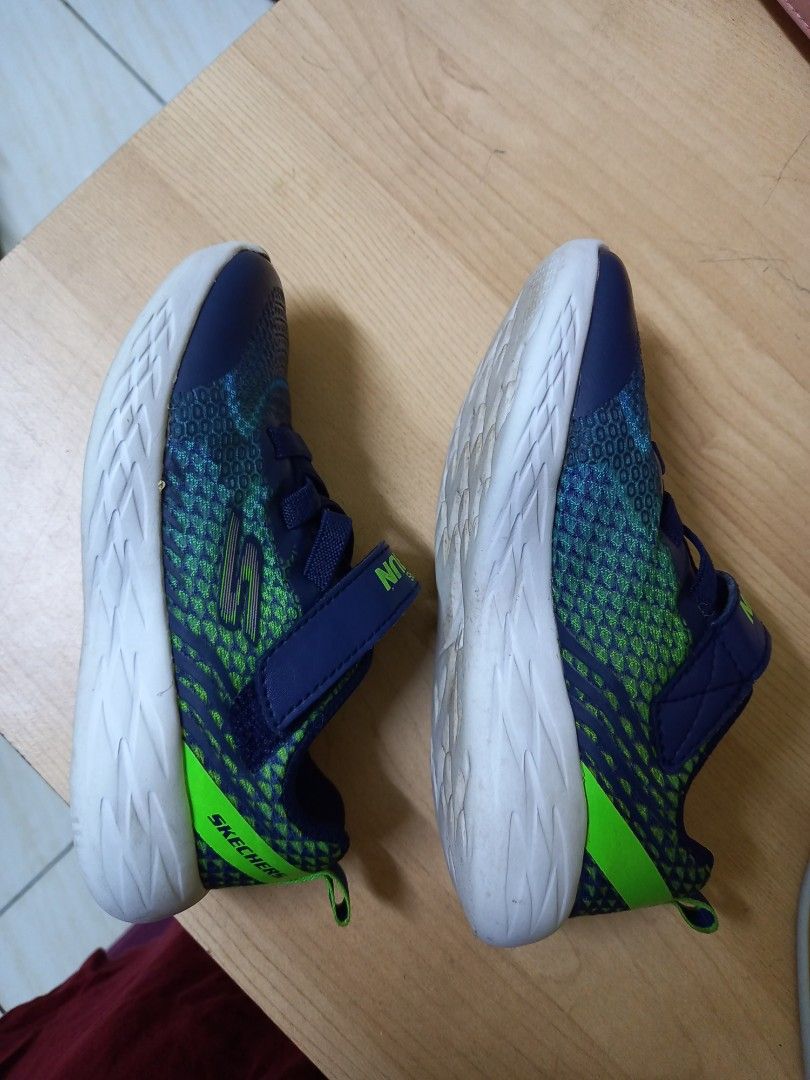 Skechers go store run youth