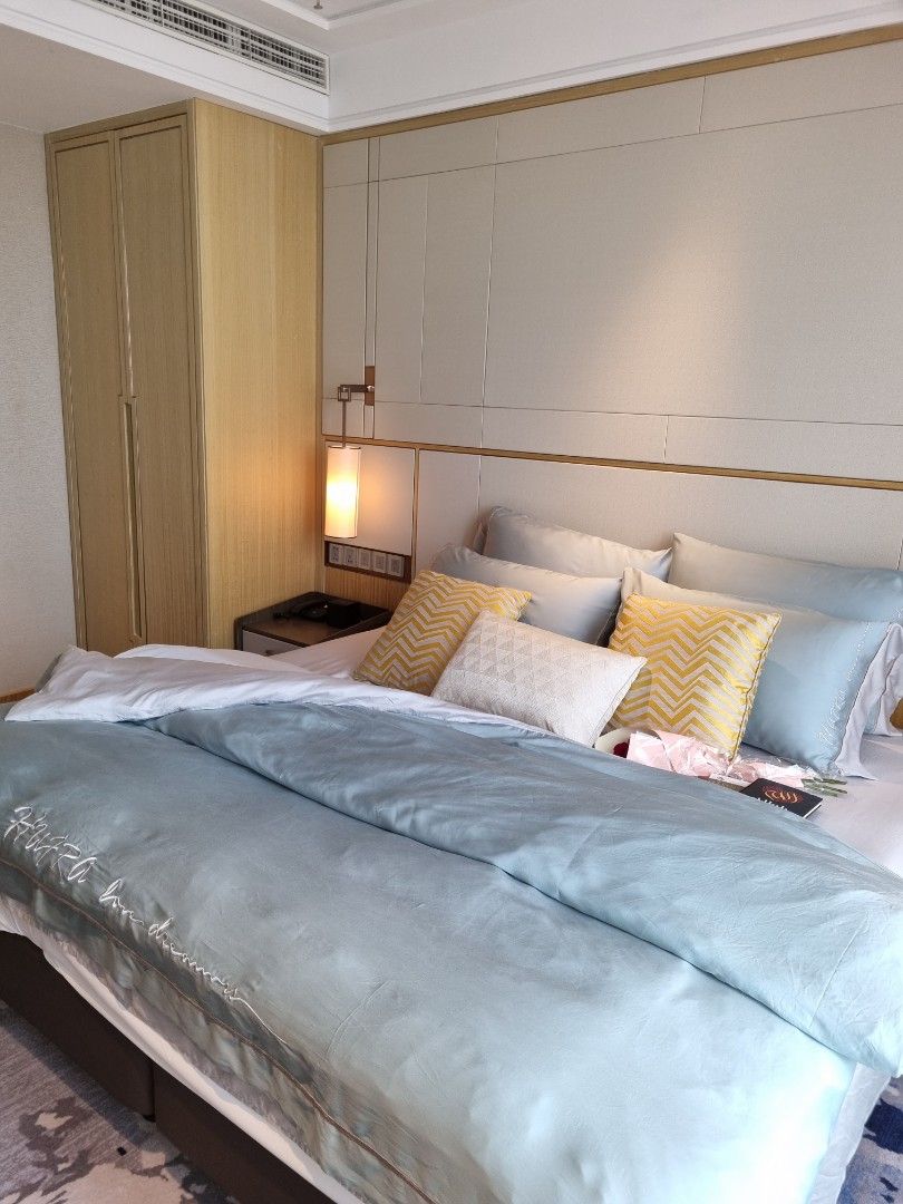 Tencel 100% fabric Luxury Super cooling bed linen set Hufra love dreamers (Category: Bedding & Towels) located in Singapore. Submitted by hufralovewhites (Listing ID 1236251897, Image 2). Description: Tencel 100% fabric Luxury feels like silk cooling to sleep on Singapore climate embroidery Hufra love dreamers Color : Minty Green 4 pcs French border pillow case (one side) 1 pc bolster Queen or King Fitted Grey bed sheet Queen or King Duvet cover 