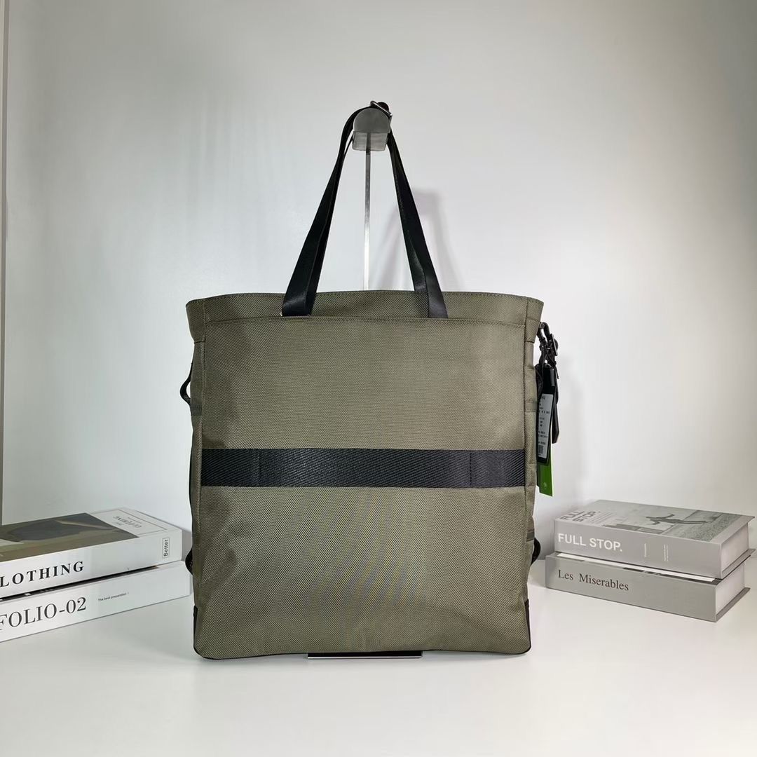 TUMI Liaison Tote ALPHA BRAVO, Men's Fashion, Bags, Briefcases on Carousell